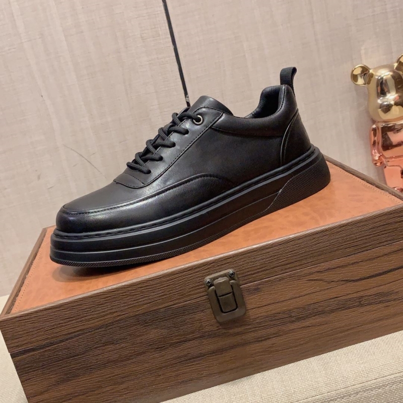 Pra*a casual shoes